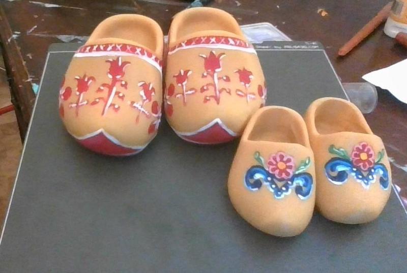 Wooden Clog Shoe Dolls