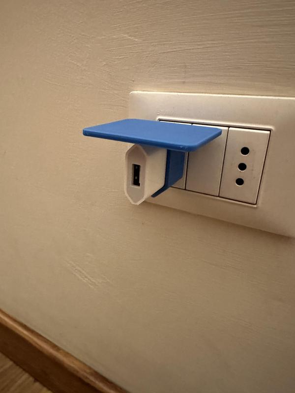 Stand Apple Iphone wall