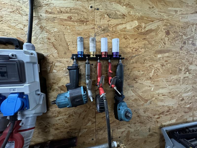 Steckschlüssel- und Druckluftwerkzeughalter