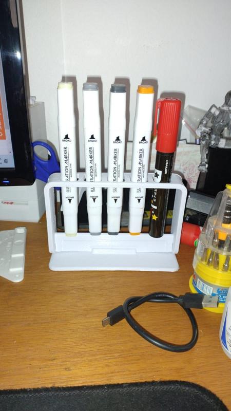 Marker pen stand