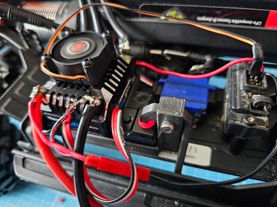 TRX-4 Hobbywing AXE XERUN ESC Mount with Lever Switch