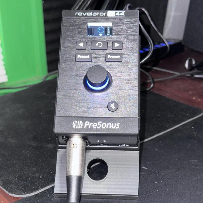 PreSonus Revelator io44 Desktop Stand
