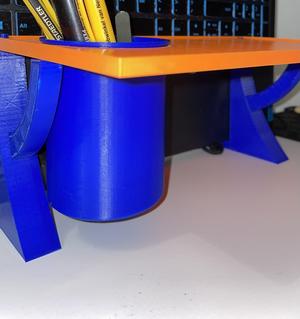 Vertical laptop stand with shelf