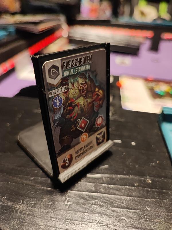 Chronicles of Drunagor Card stand
