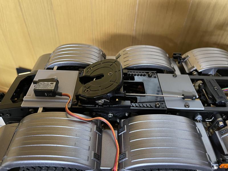 Servoaufnahme Scania S770 Carson Tamiya 1:14 Anhängerkupplung/Sattelplatte