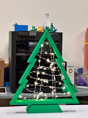 Christmas tree with fairy light with grooves