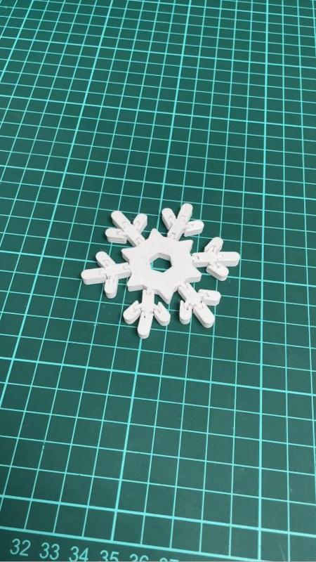 Flexible snowflake