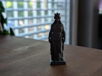 Regal Queen Chess Piece