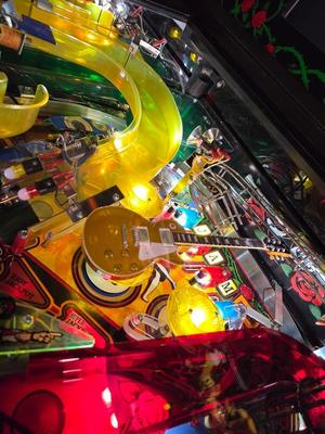 Pinball machine bumper mount