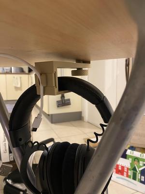 Headset holder