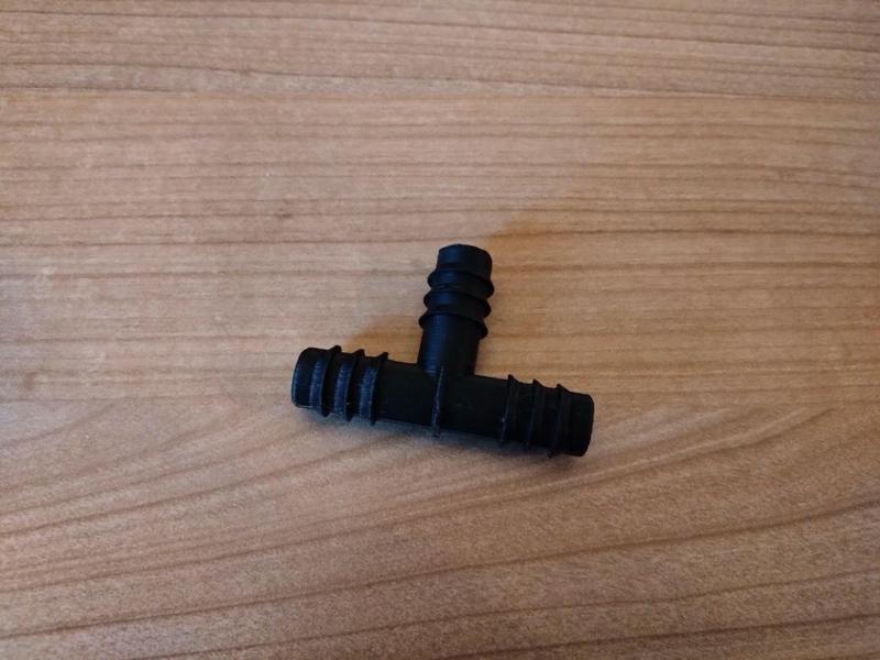 Irrigation pipe T connector