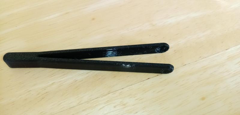 Pinzeta na kuličky nebo korálky.