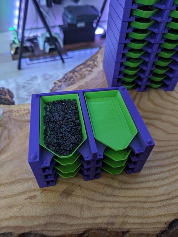 Diamond Art Storage Shelf