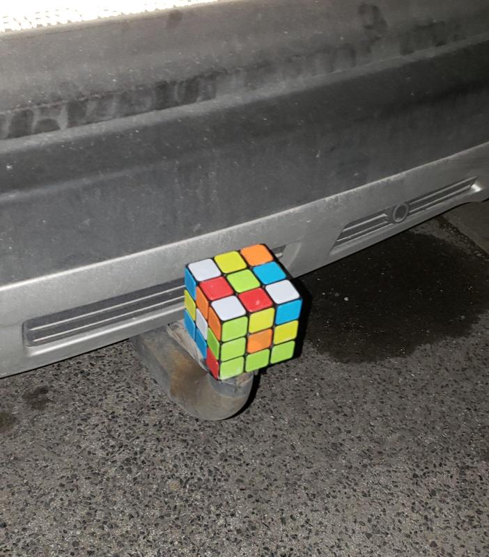 Cache boule d'attelage rubik's