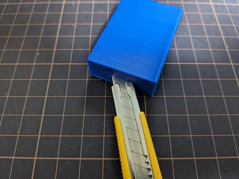 Cutter blade snapper with disposal storage