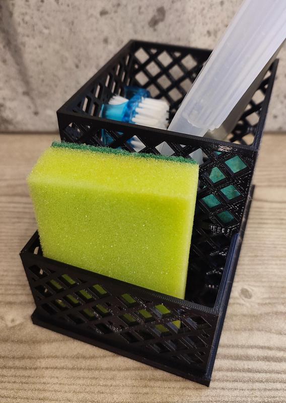 Kitchen or bathroom organizer without tray