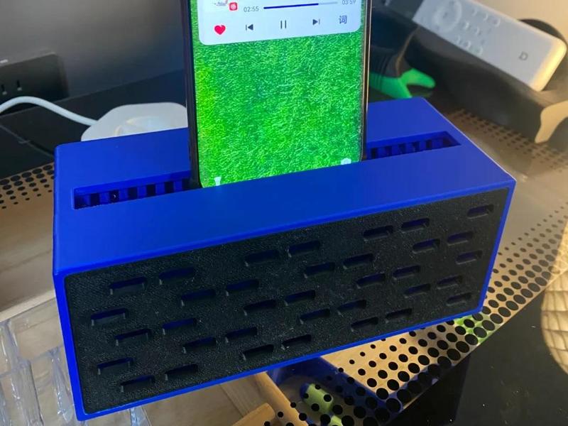 Hand-cranked Music Box - Phone Stand