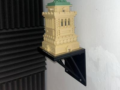 Brick statue of liberty wallmount