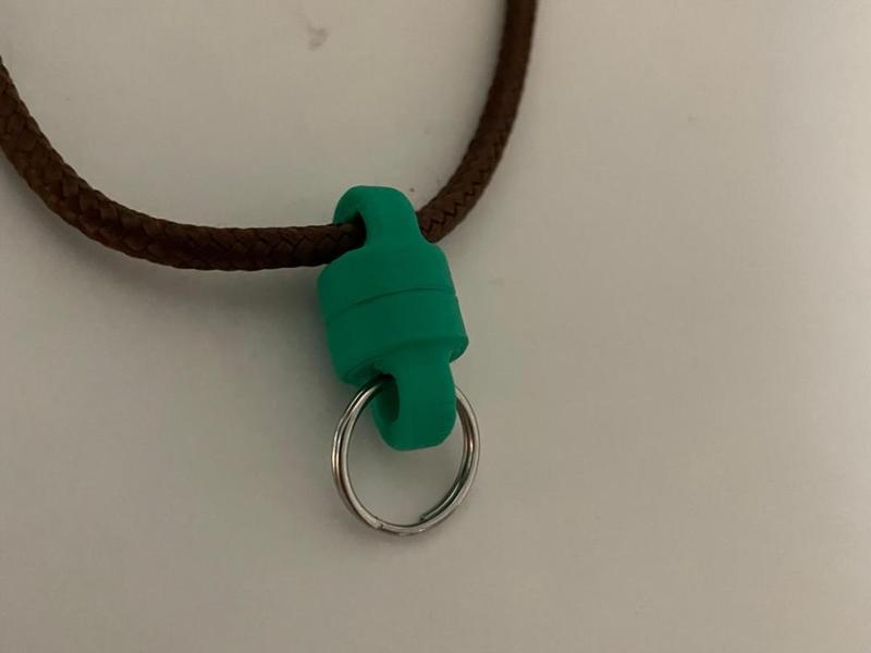 magnetic keychain quick release