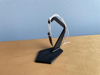 Amulet Stand