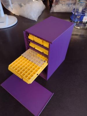Storage box for PCR tubes/strips in 96 well plate format tip racks