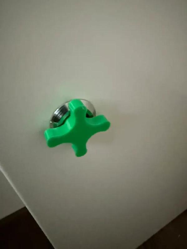 Vierkantschlüssel mit Schlitz für Heizungsverteiler   