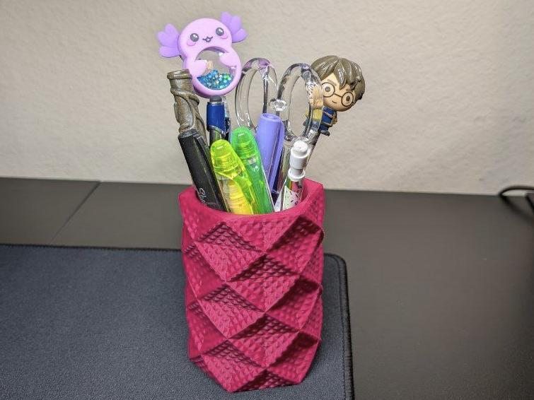 Geometric Tessellated Diamond Pen Holder