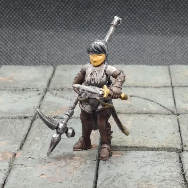 Vampire Huntress ; Sword and Hammer, Miniature