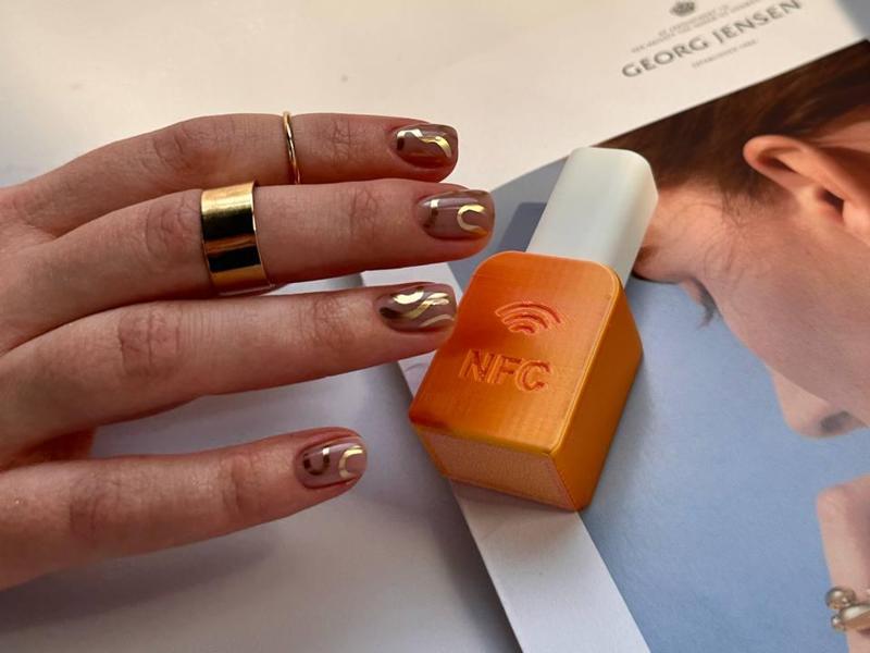 Nail polish (NFC tag)
