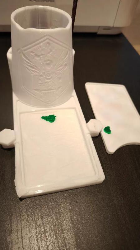 Pot de peinture et Palette humide   