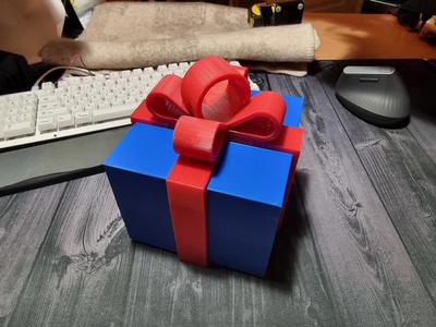 Parametric gift box (bow is not parametric)