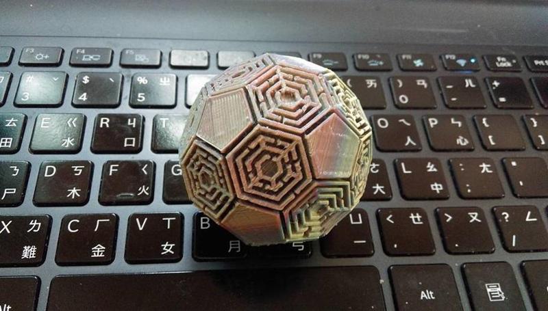 Maze soccer polyhedron