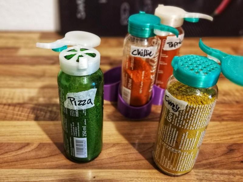 True Spice - spring loaded Spice Shaker - V2 IMPROVED