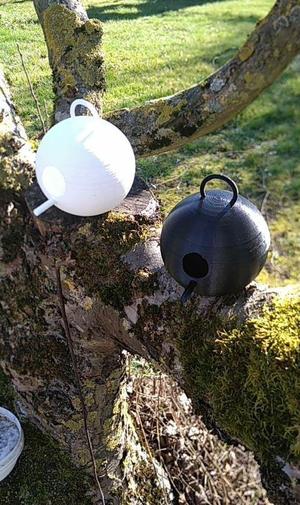 nesting box for chickadees/birdhouses