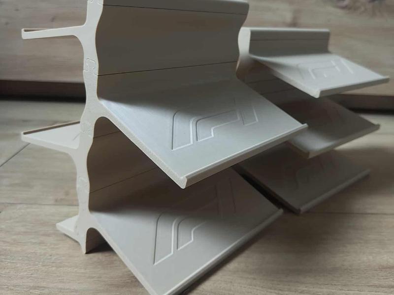 Modular decorative stand for f1
