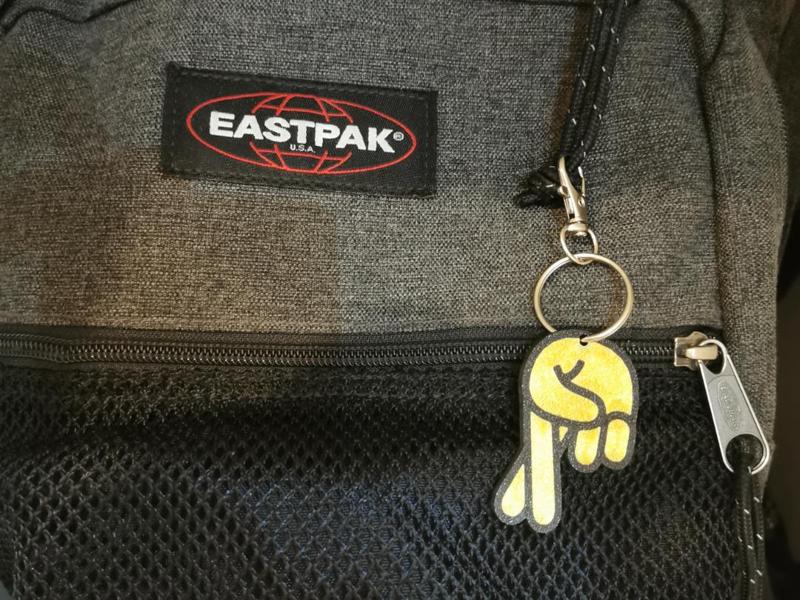 Bag pack Finger Crossed gadget