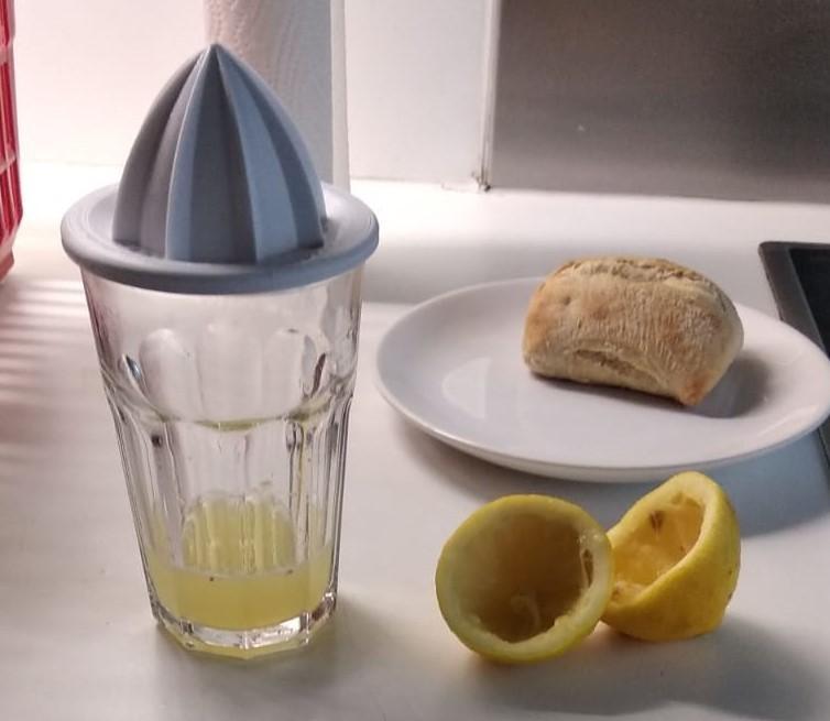 Easy Peasy Lemon Squeezer
