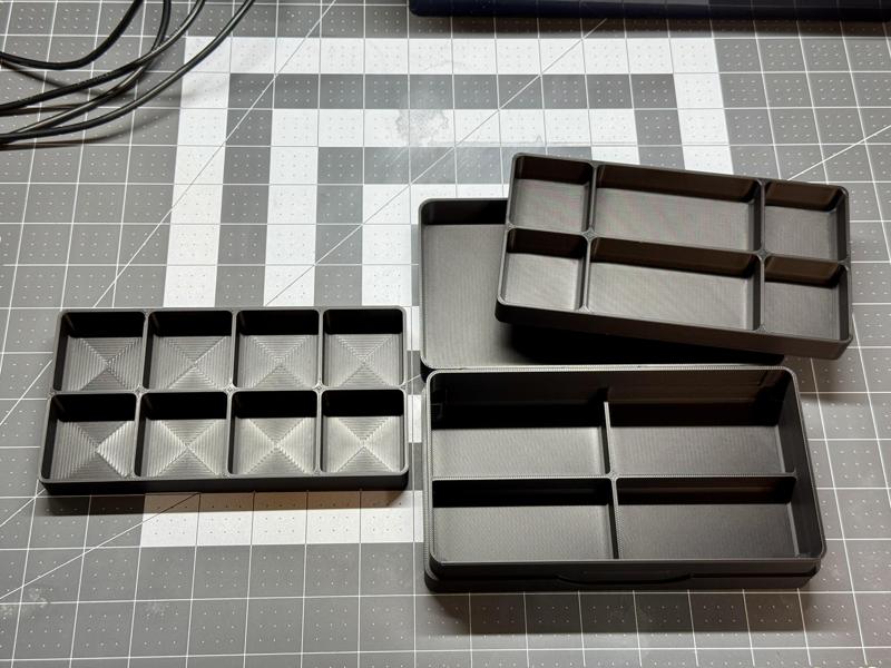 8 equal inserts for 2 Layer Hinged Storage Box