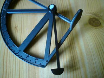 Ergonomic quadrant stiff index arm