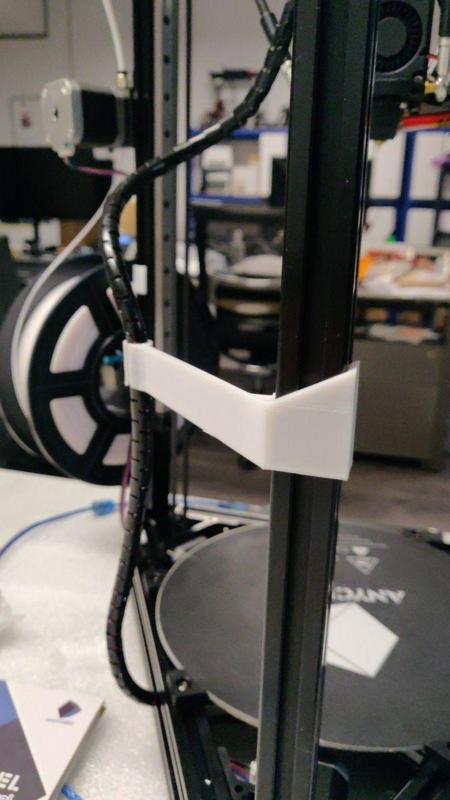 Kossel Linear Plus 2020 cable support