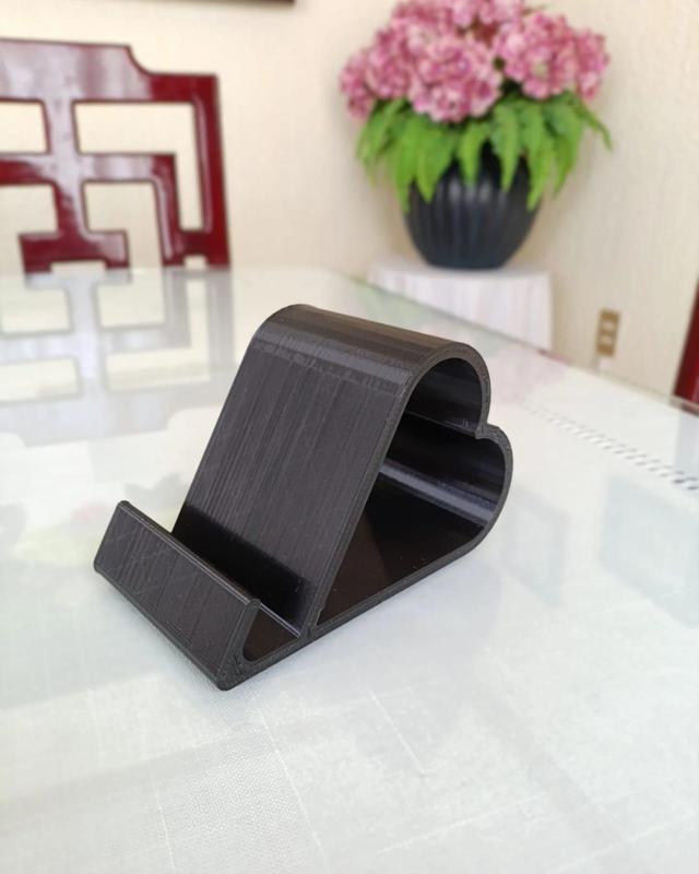 HEART-SHAPED CELL PHONE HOLDER ❤️
