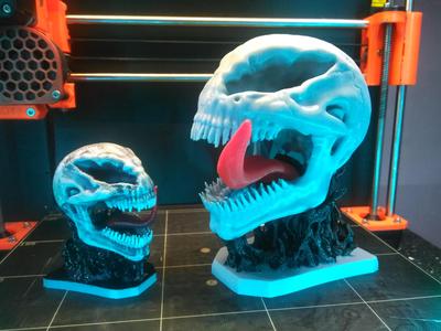 Venom skull with base