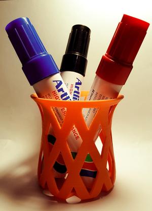 markers holder