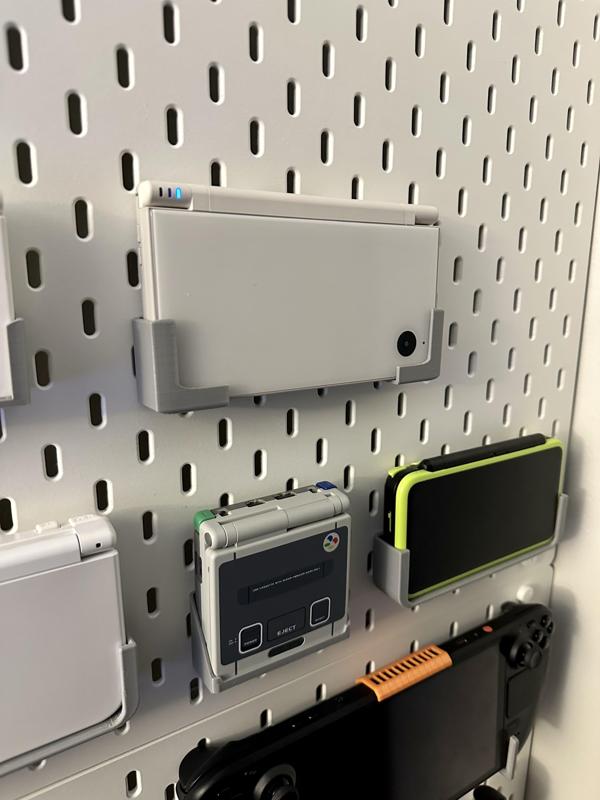Nintendo DSi XL Skadis mount