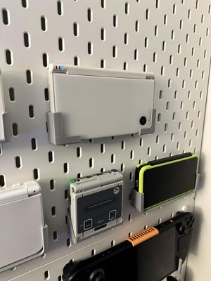 Nintendo DSi XL Skadis mount