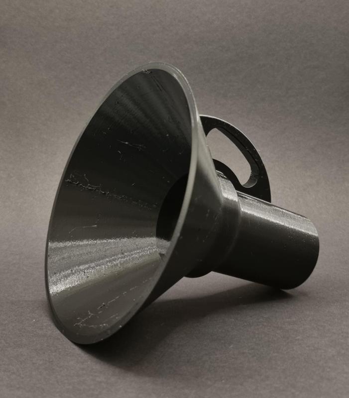 Resin funnel with fast flow