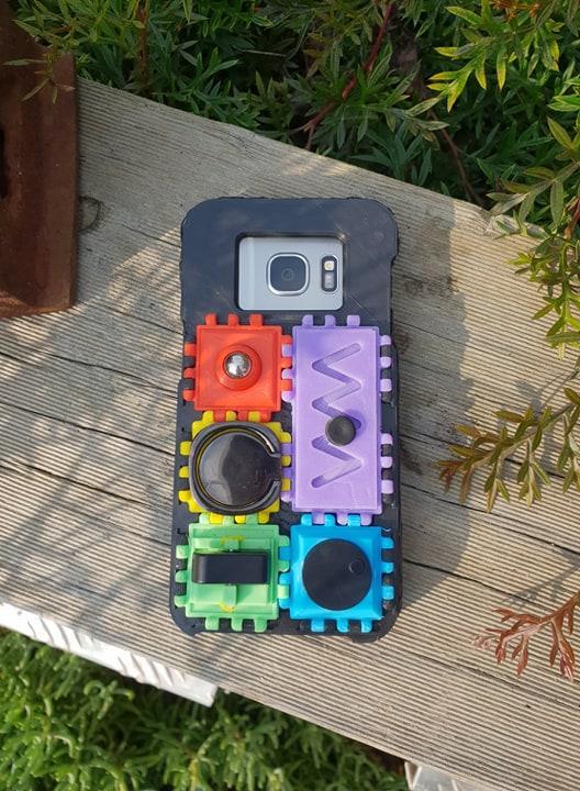 Polypanel customizable phone case