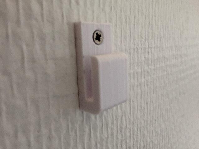 Wall mount clip