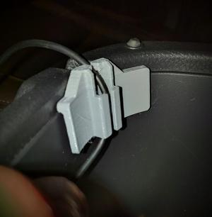 Nissan Navara cable holder