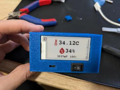 Temperature and humidity sensor for camping